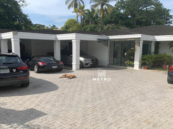 House for Sale in Altos del Golf Panama Parking