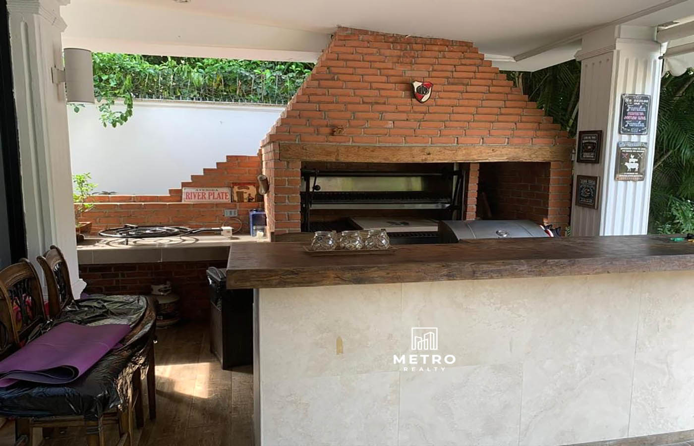 House for Sale in Altos del Golf Panama Stove