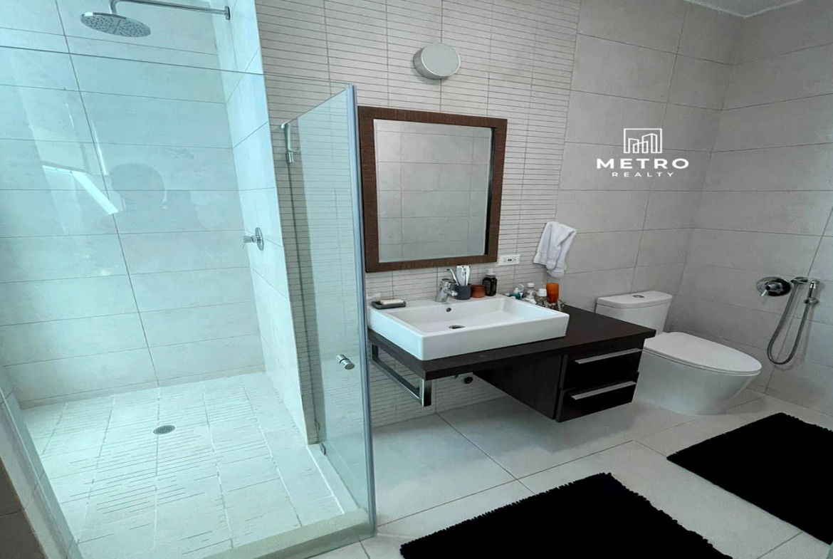 Altos del Golf For Rent Bathroom