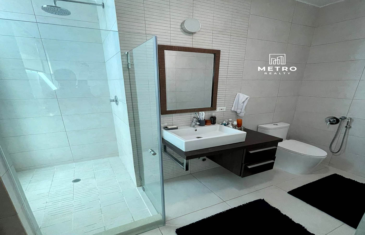 Altos del Golf For Rent Bathroom