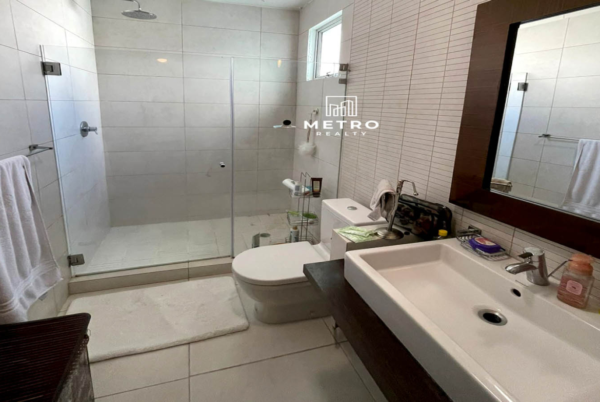 Altos del Golf For Rent Beautiful Bathroom