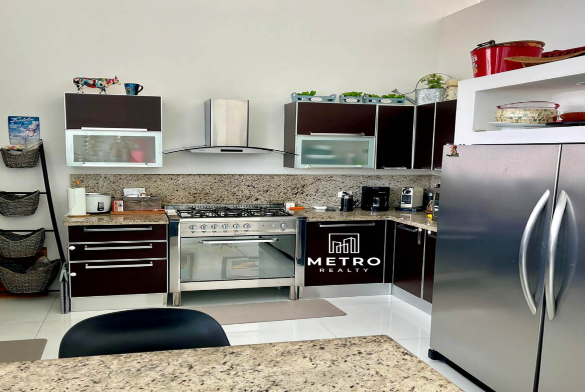 Altos del Golf For Rent Kitchen