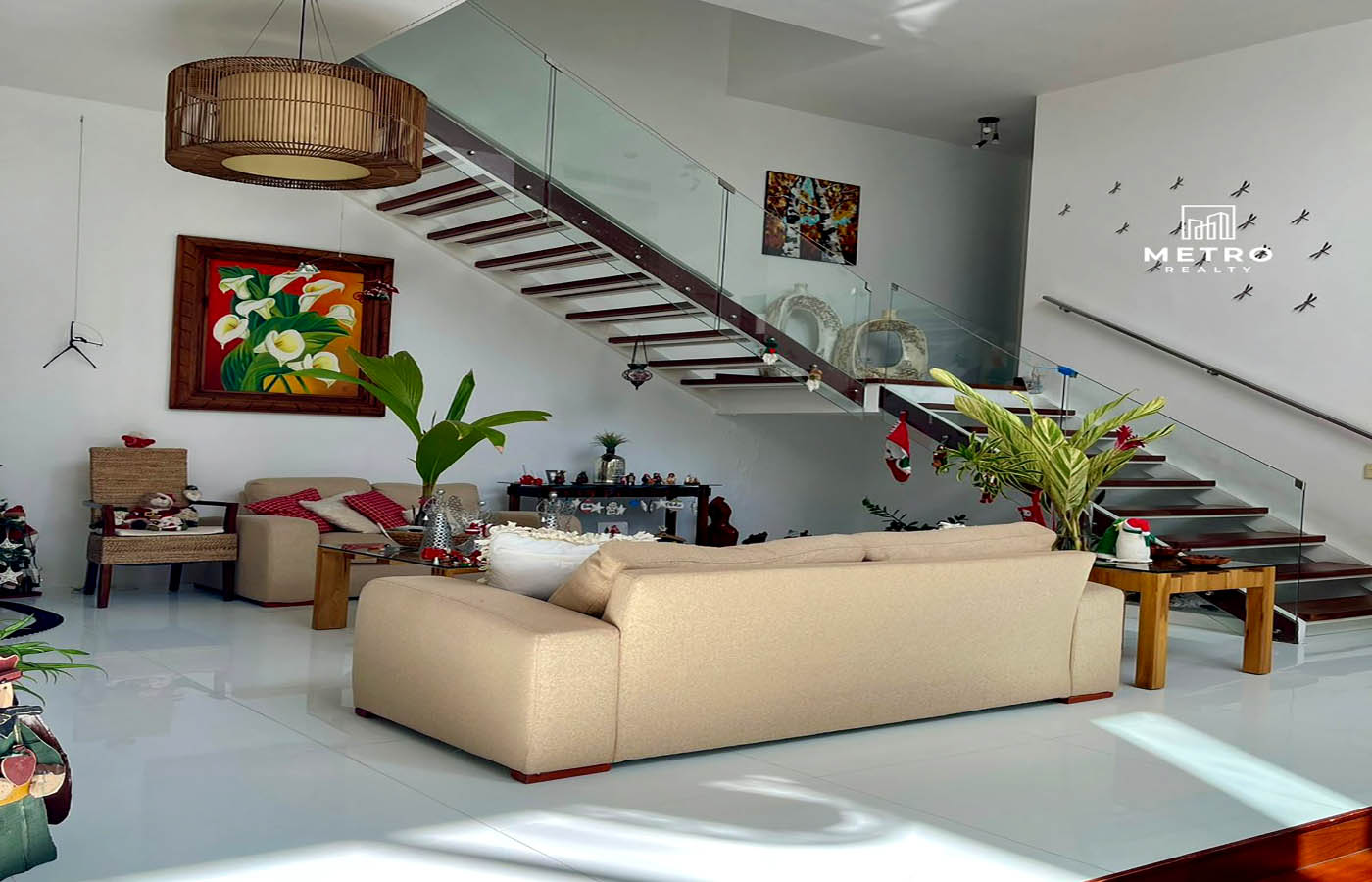 Altos del Golf For Rent Living Room