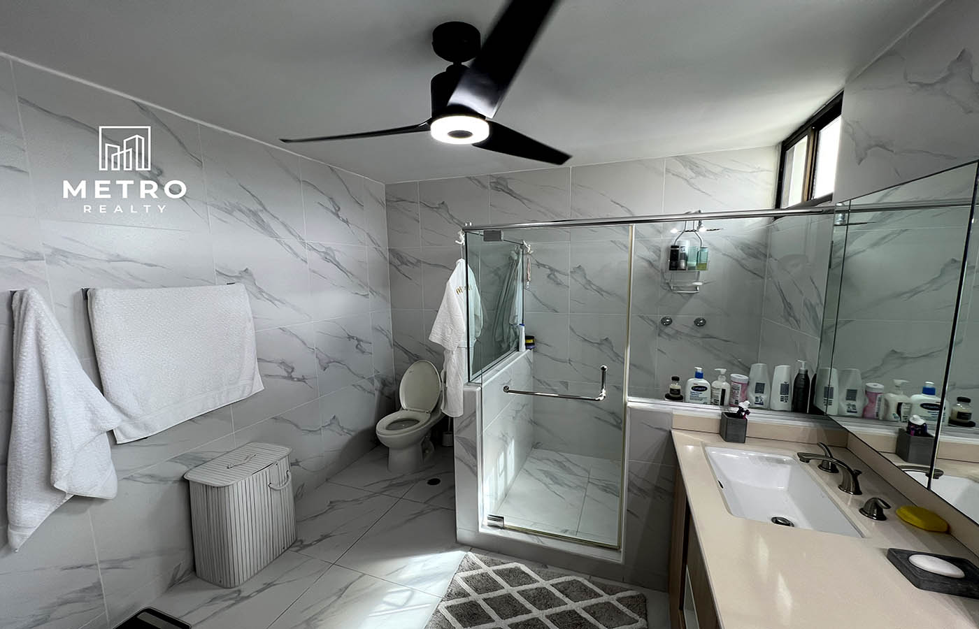 Coco del Mar Panama Condo for Sale Main Bathroom