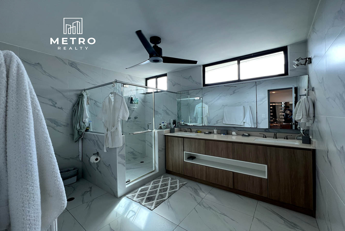 Coco del Mar Panama Condo for Sale Master Bathroom