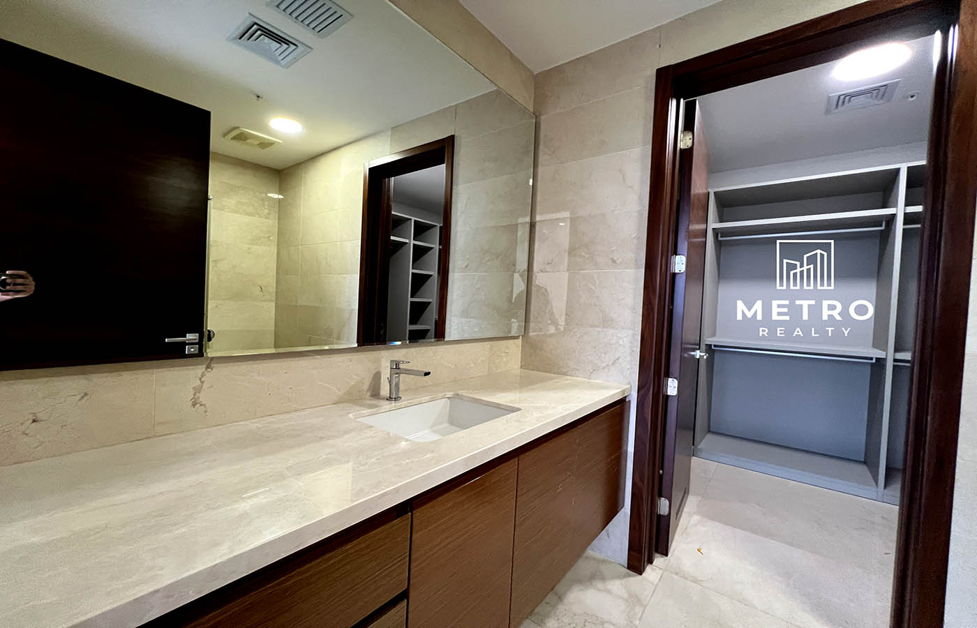 Santa Maria Panama Ph Azalea Bathroom