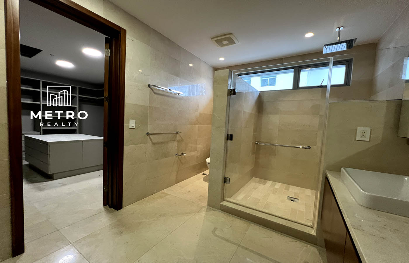 Santa Maria Panama Ph Azalea Elegant Bathroom