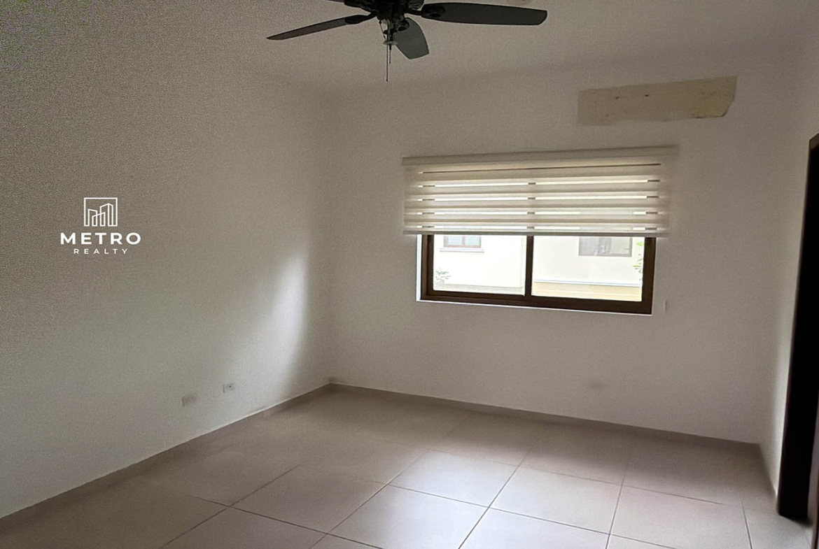 Senderos camino de cruces panama Elegant Bedroom