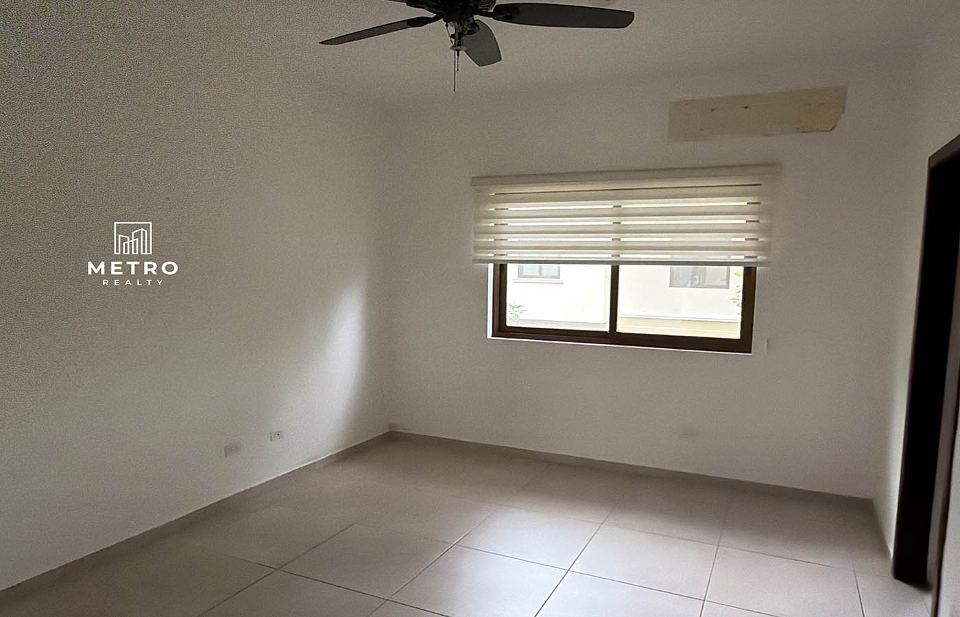 Senderos camino de cruces panama Elegant Bedroom