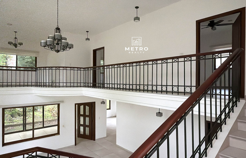 Senderos camino de cruces panama Elegant Hall