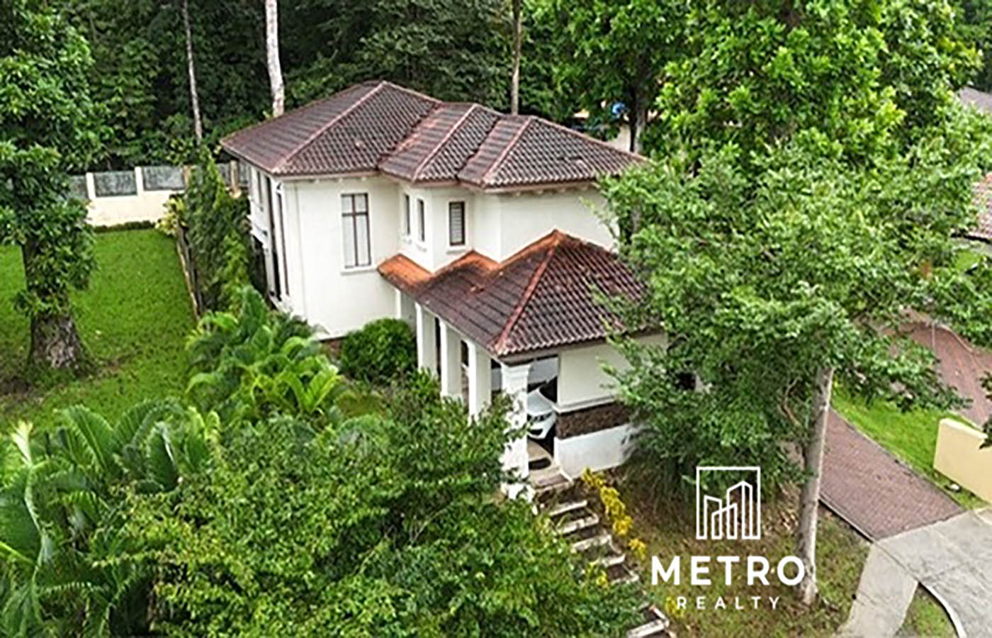 Senderos camino de cruces panama Elegant House