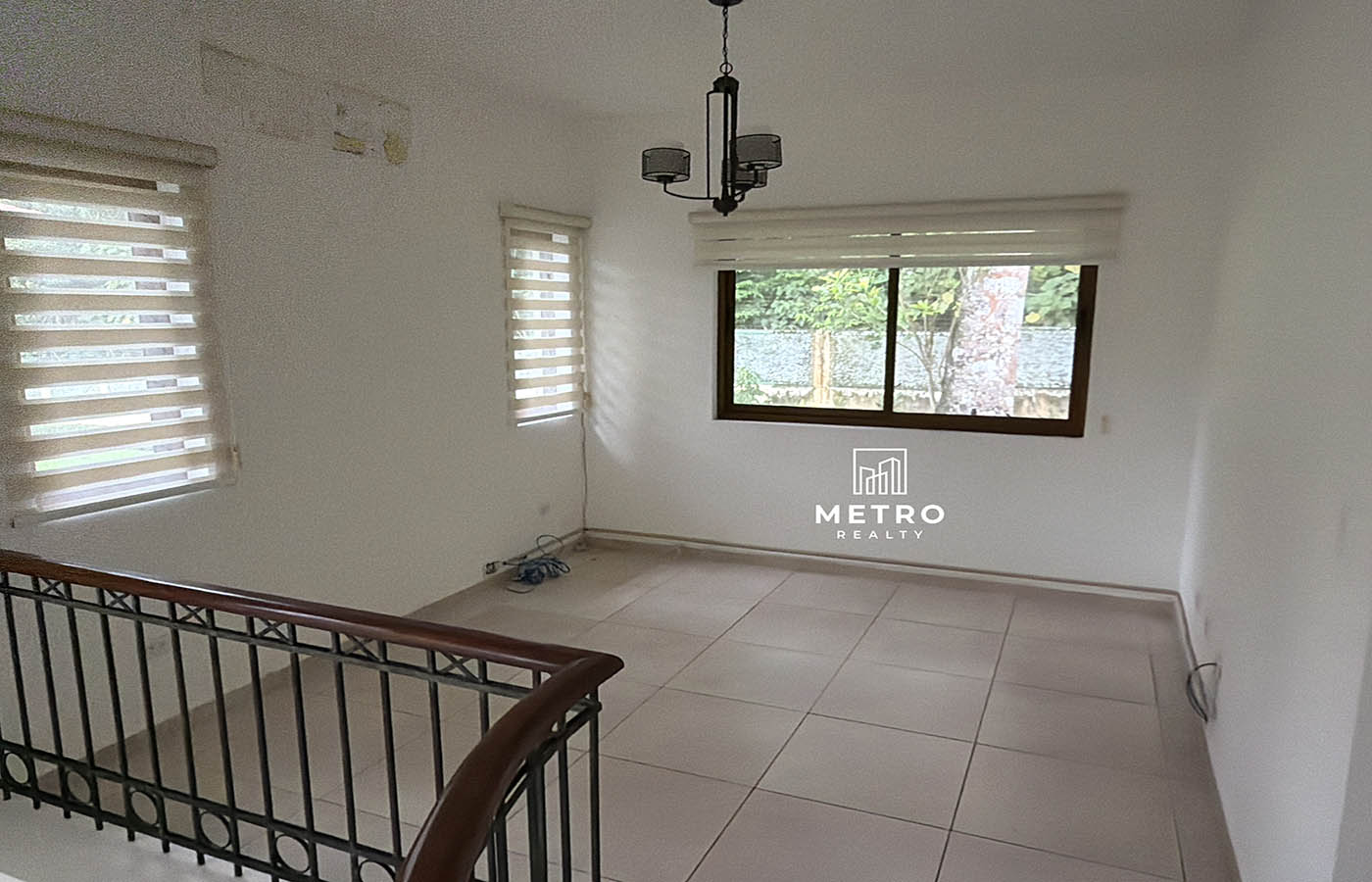 Senderos camino de cruces panama Family Living