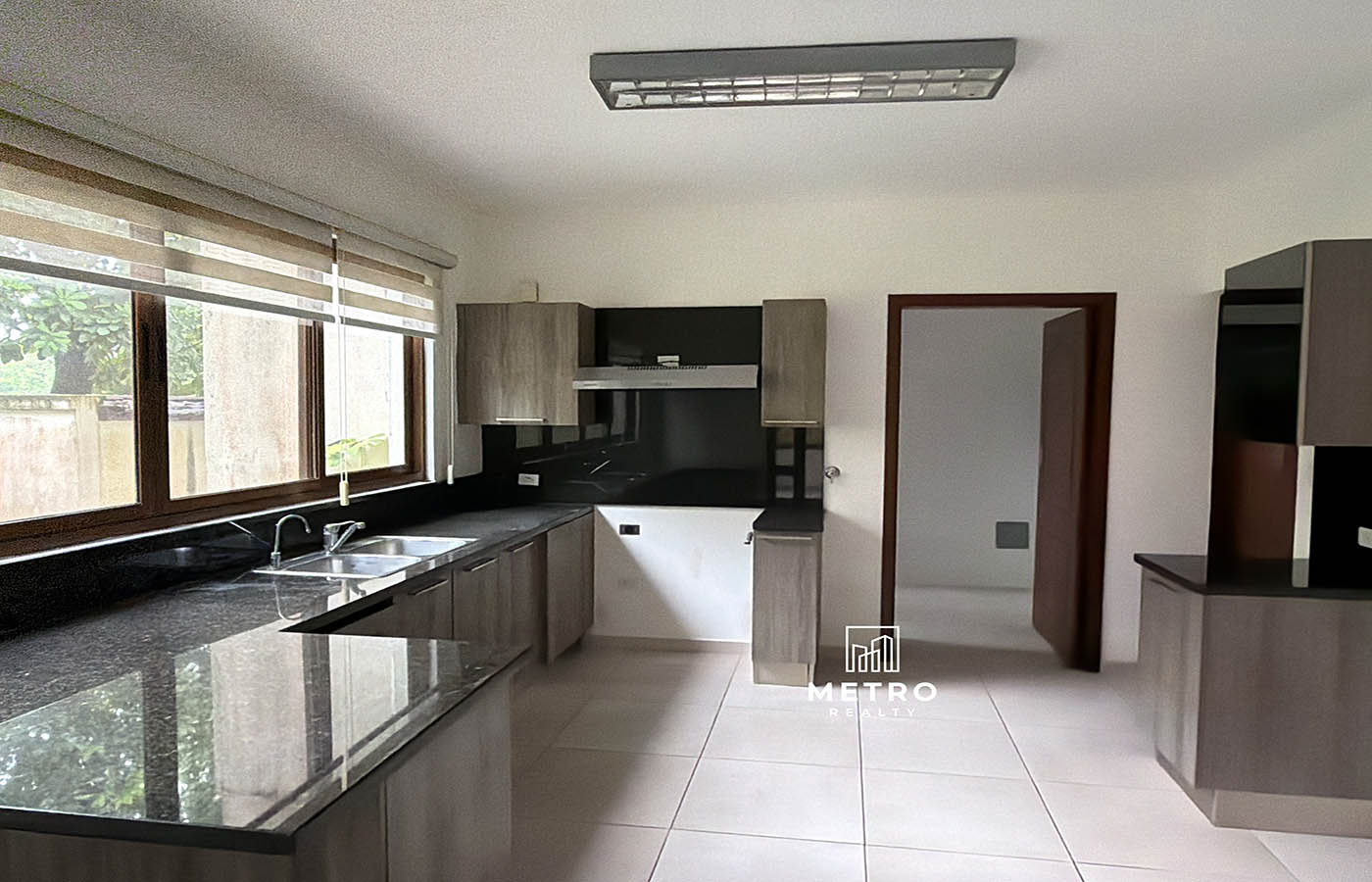 Senderos camino de cruces panama Fancy Kitchen