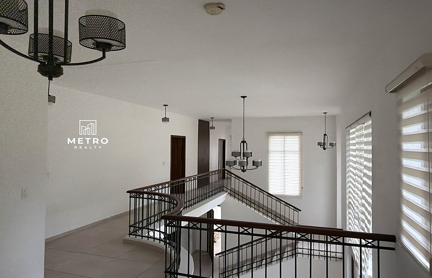 Senderos camino de cruces panama Hall