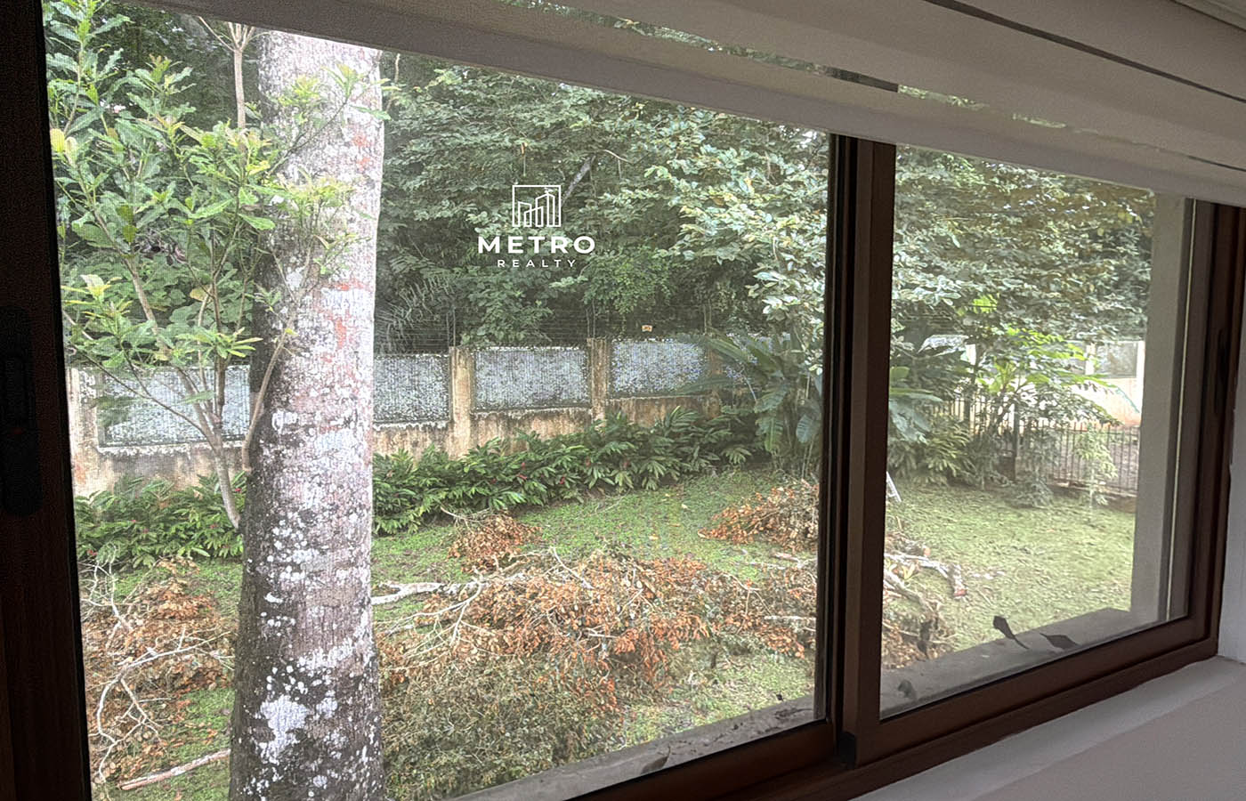 Senderos camino de cruces panama Window