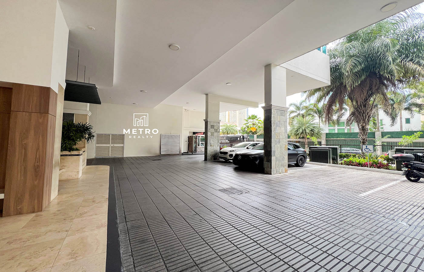 blue bahia panama Entrance