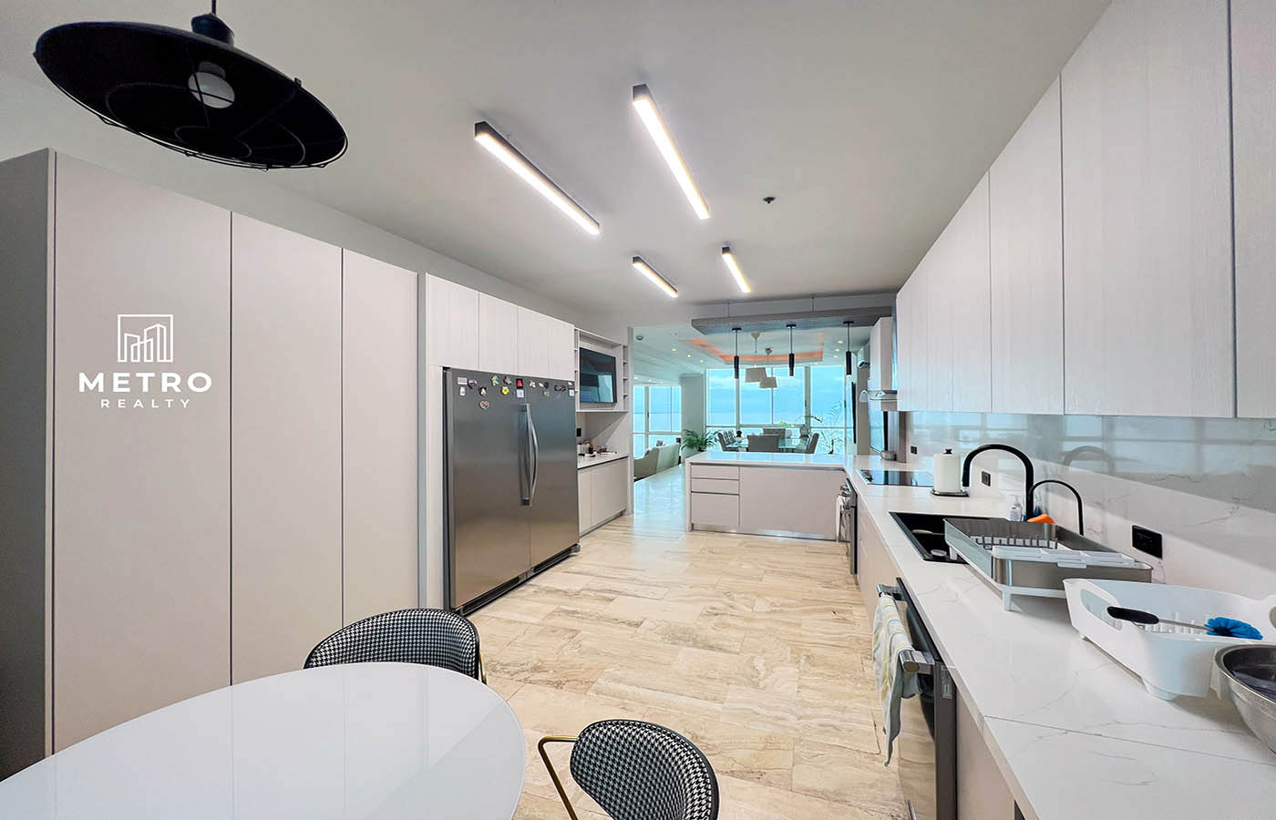 blue bahia panama Spacious Kitchen