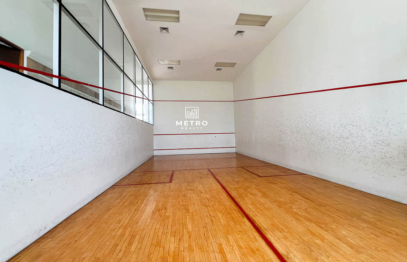 blue bahia panama Squash Court