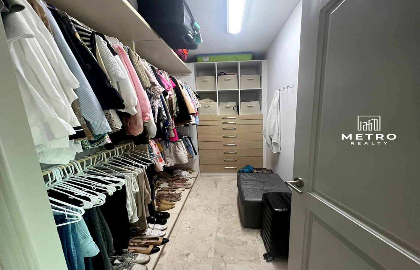 Marbella Panama Condo for Sale Closet Marbella Panama Condo for Sale Closet