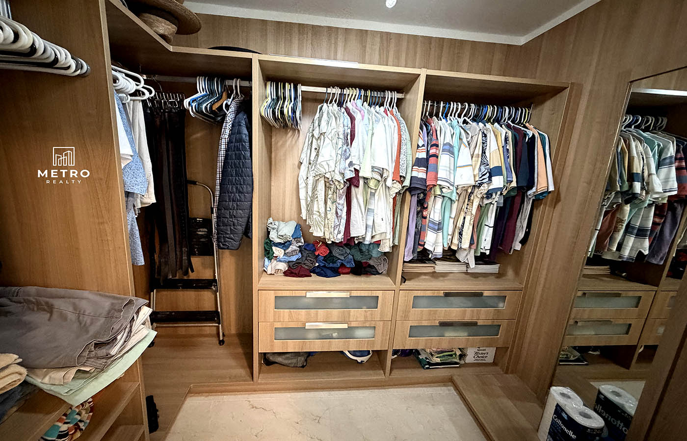 Veracruz PH Casa Bonita Oceanfront Closet