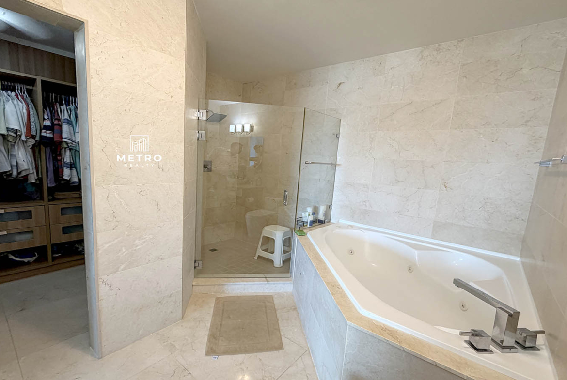 Veracruz PH Casa Bonita Oceanfront Shower