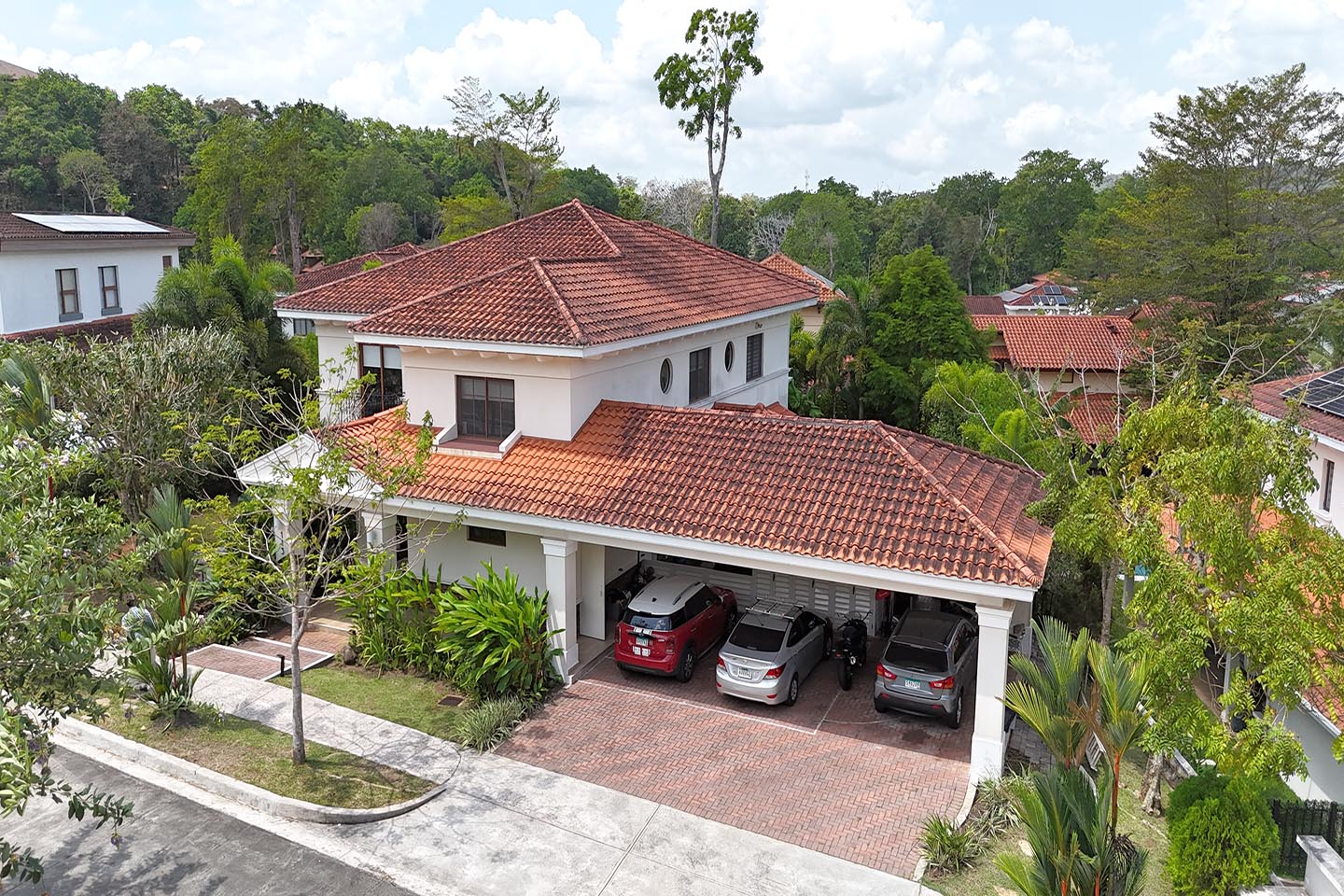 default senderos camino de cruces aereal view front